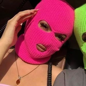 Hit pink ski mask